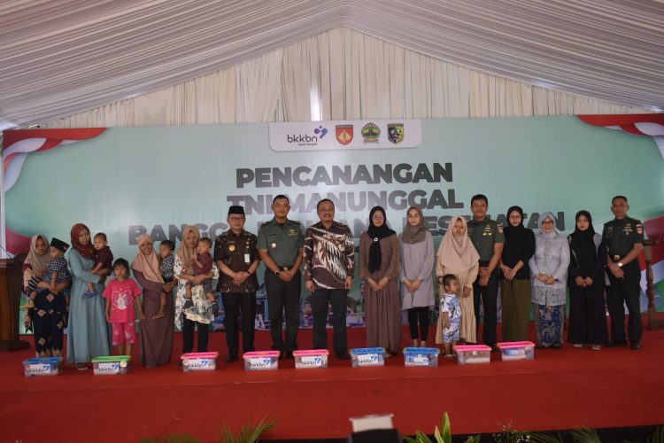 Canangkan Program TNI Manunggal Bangga Kencana Kesehatan, Kodam IV Diponegoro Bekerjasama Dengan BKKBN RI