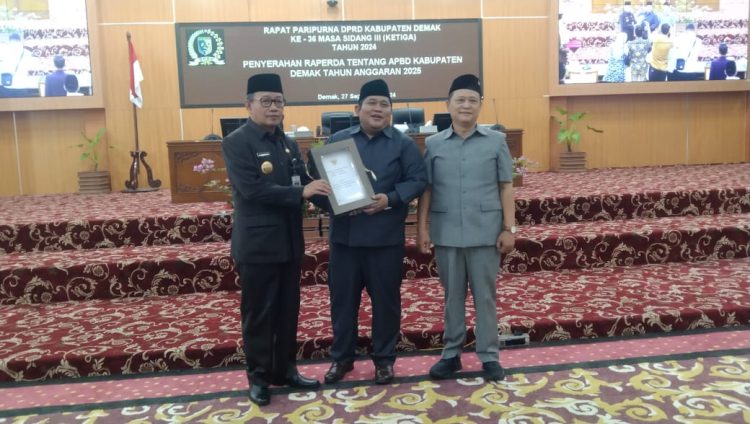 Rapat Paripurna, Penyerahan Raperda Tentang APBD Kabupaten Demak Tahun Anggaran 2025