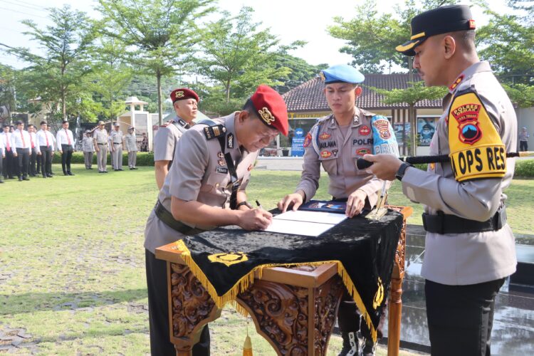 Kapolres Pimpin Sertijab Wakapolres dan Kasat Reskrim Polres Demak