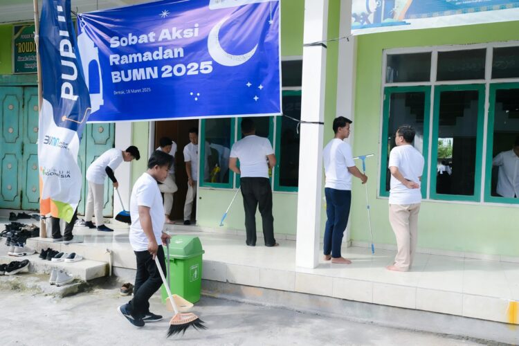 Sobat Aksi Ramadan, Pupuk Indonesia Bersih-bersih Ponpes di Demak   