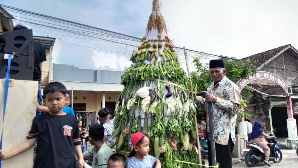 <p> <img src="matapadma.jpg" alt=""> <strong>Matapadma:</strong> ... </p>