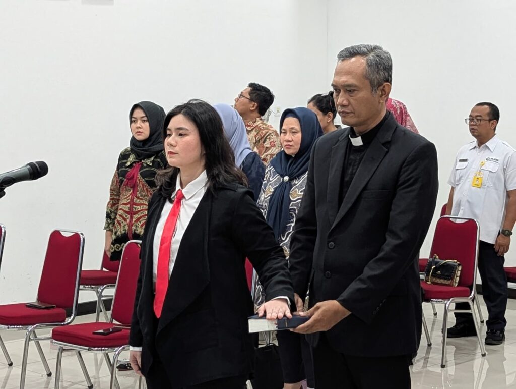 <p> <img src="matapadma.jpg" alt=""> <strong>Matapadma:</strong> ... </p>