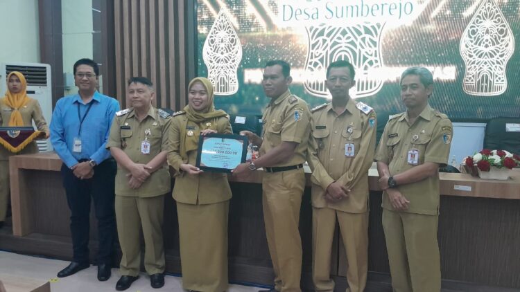 14 Desa di Demak Yang Berprestasi Dalam Pengelolaan Keuangan Tahun 2025 Dapat Penghargaan Berupa Insentif Rp 150 Juta