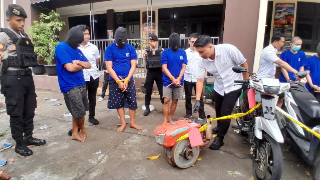 <p> <img src="matapadma.jpg" alt=""> <strong>Matapadma:</strong> ... </p>