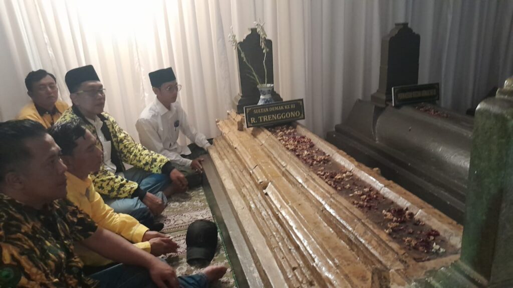 <p> <img src="matapadma.jpg" alt=""> <strong>Matapadma:</strong> ... </p>