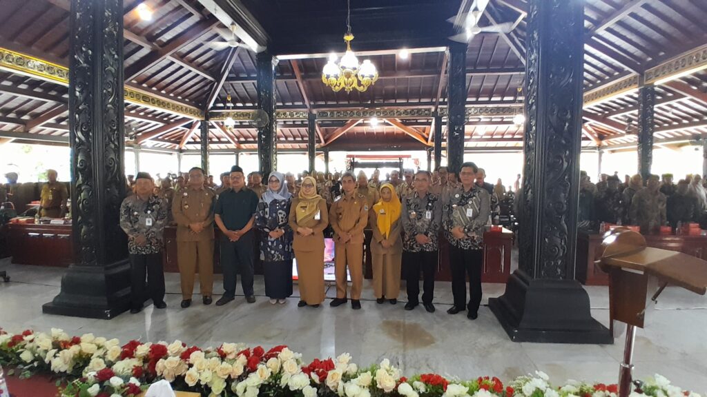 <p> <img src="matapadma.jpg" alt=""> <strong>Matapadma:</strong> ... </p>