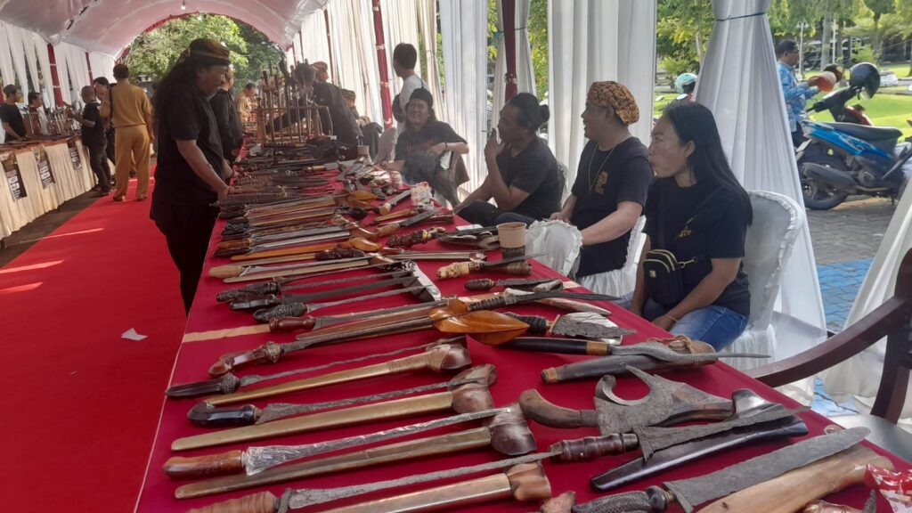 <p> <img src="matapadma.jpg" alt=""> <strong>Matapadma:</strong> ... </p>