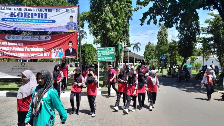 Jalan Sehat Peringati HUT ke-54 KORPRI di Kabupaten Demak