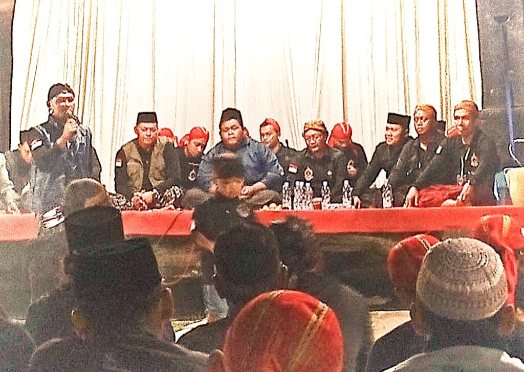 <p> <img src="matapadma.jpg" alt="">
<strong>Matapadma:</strong> ...
</p>