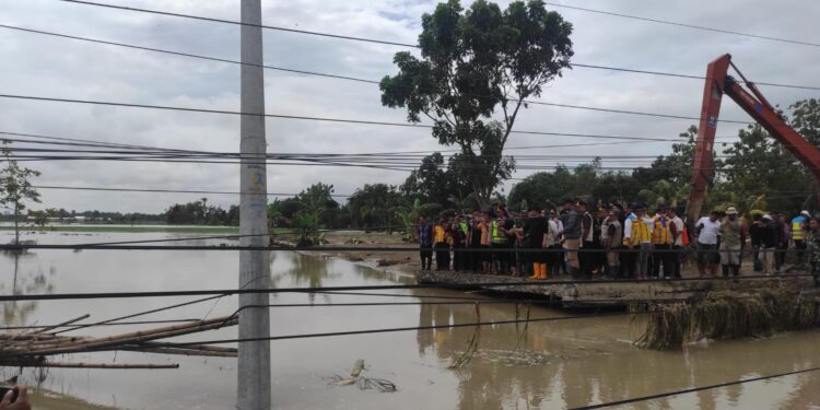 Jalan Purwodadi–Semarang Putus Diterjang Banjir, Tanggul Sungai Tuntang di Kebonagung Jebol