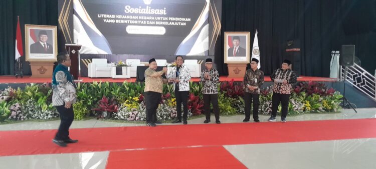 Ketua DPRD Demak Zayinul Fata Hadiri Sosialisasi Literasi Keuangan Negara untuk Pendidikan yang Berintegritas