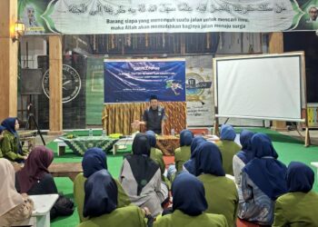 Santri Ponpes Al Kholwat Antusias Ikuti Pelatihan Jurnalistik di Malam Ramadhan