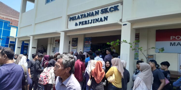 Lonjakan Pemohon SKCK Pasca Lebaran, Ratusan Warga Padati Polres Demak