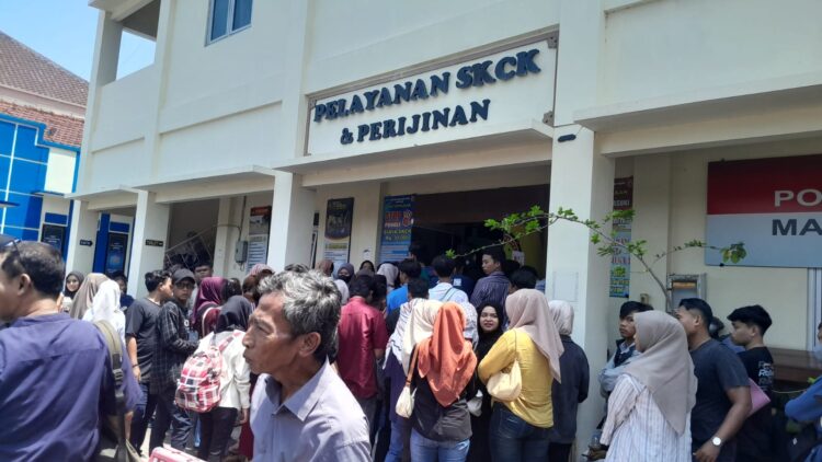 Lonjakan Pemohon SKCK Pasca Lebaran, Ratusan Warga Padati Polres Demak