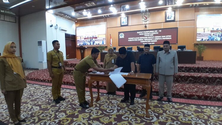 DPRD Demak Setujui Empat Raperda Strategis Bersama Bupati