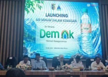 Bupati Demak Luncurkan Air Minum Kemasan untuk Dorong Kemandirian Ekonomi Daerah