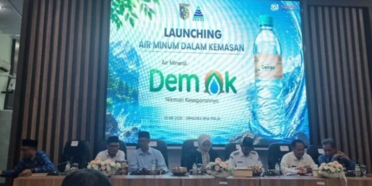Bupati Demak Luncurkan Air Minum Kemasan untuk Dorong Kemandirian Ekonomi Daerah