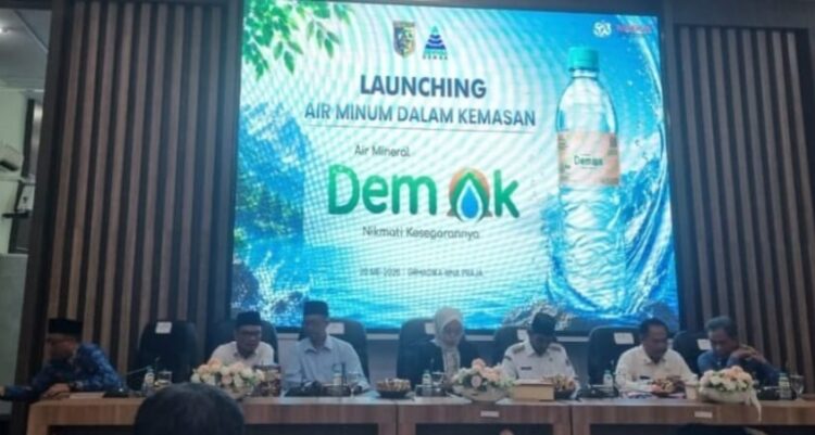 Bupati Demak Luncurkan Air Minum Kemasan untuk Dorong Kemandirian Ekonomi Daerah