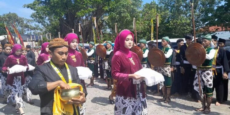 Kirab Prajurit Patangpuluhan Meriahkan Tradisi Grebeg Besar Demak