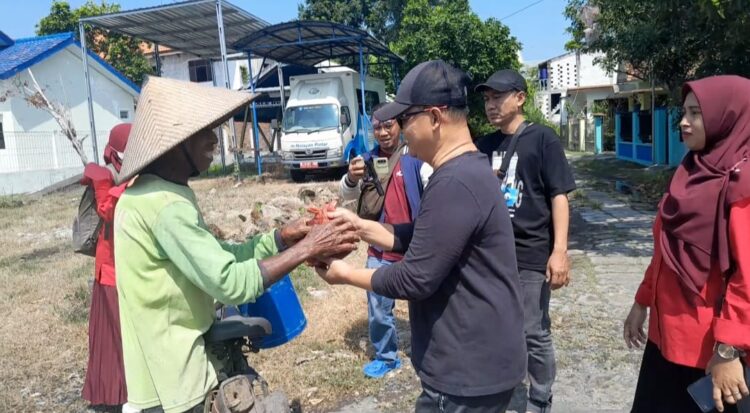 DPC PDIP Demak Sembelih Empat Hewan Kurban, Bagikan Hingga 500 Paket Daging untuk Warga