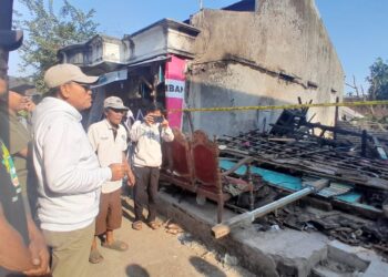 Rumah Ludes Terbakar, Ketua Fraksi PKB Demak Sambangi Korban dan Salurkan Bantuan