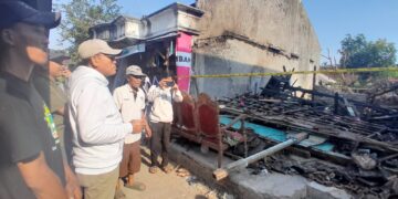 Rumah Ludes Terbakar, Ketua Fraksi PKB Demak Sambangi Korban dan Salurkan Bantuan