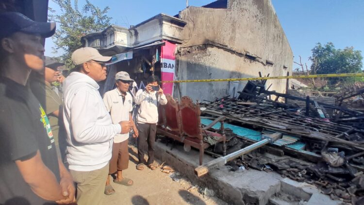 Rumah Ludes Terbakar, Ketua Fraksi PKB Demak Sambangi Korban dan Salurkan Bantuan