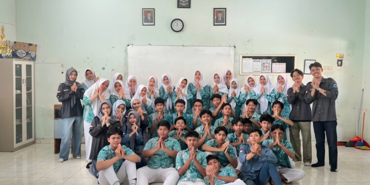 Maraknya Kenakalan Remaja, Ketum HMJ HPI UIN Walisongo Berikan Penyuluhan di MAN 2 Kota Semarang