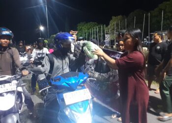 Tani Merdeka Demak Bagikan 1.200 Paket Sayuran Gratis untuk Serap Hasil Panen Petani