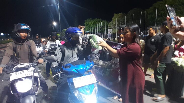 Tani Merdeka Demak Bagikan 1.200 Paket Sayuran Gratis untuk Serap Hasil Panen Petani