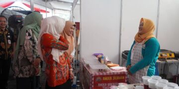 Pemkab Demak Dorong Kemandirian Ekonomi Perempuan Lewat Festival dan Bazar UMKM