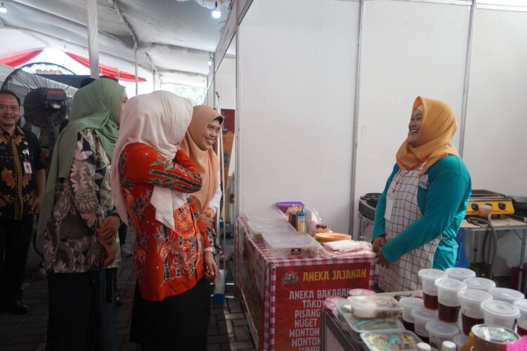 Pemkab Demak Dorong Kemandirian Ekonomi Perempuan Lewat Festival dan Bazar UMKM