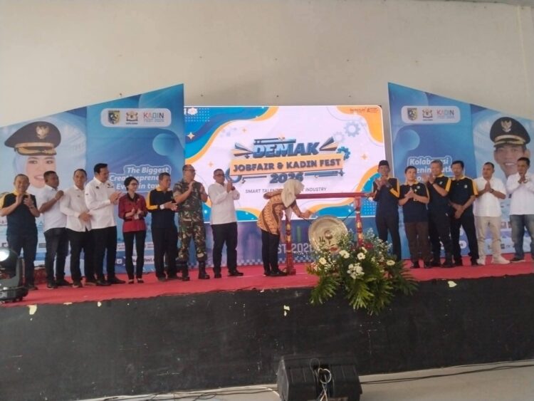 Bupati Eisti’anah: Perusahaan di Demak Wajib Prioritaskan Tenaga Kerja Lokal