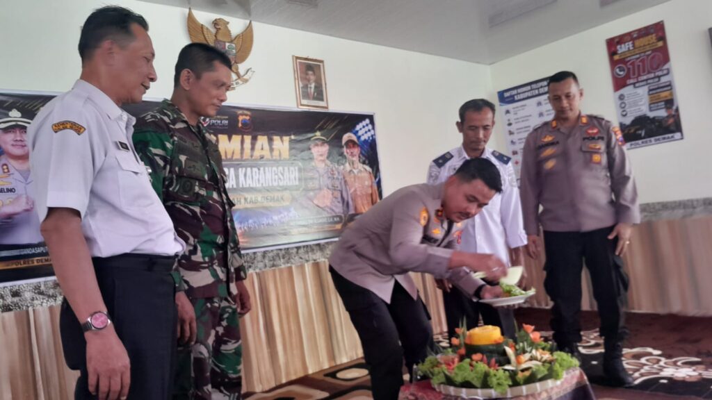 <p>
  <img src="matapadma.jpg" alt="">
  <strong>Matapadma:</strong> ...
</p>