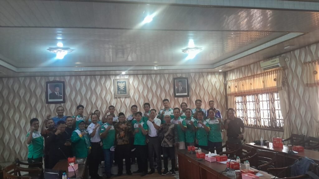 <p>
<img src="matapadma.jpg" alt="">
<strong>Matapadma:</strong> ...
</p>