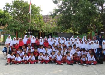 Cegah Perundungan Sejak Dini, Mahasiswa KKN UIN Walisongo Edukasi Ratusan Siswa di Demak