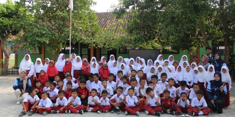 Cegah Perundungan Sejak Dini, Mahasiswa KKN UIN Walisongo Edukasi Ratusan Siswa di Demak