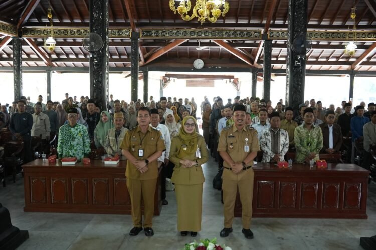 Bupati Eisti’anah: Guru Madin, TPQ, dan Ponpes Tetap Jadi Perhatian di Tengah Efisiensi Anggaran