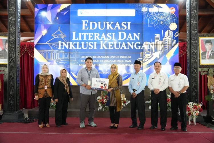 Era Digital Mudahkan Akses Keuangan, Bupati Demak: Jangan Asal Klik Iklan