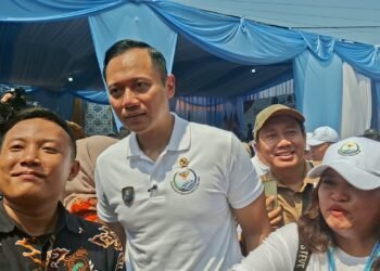 AHY Tanam Mangrove di Demak, Tandai Dimulainya Proyek Sea Wall Pantura