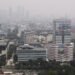 Langit Jakarta diselimuti polusi udara dan asap karhutla pada lapisan atmosfer