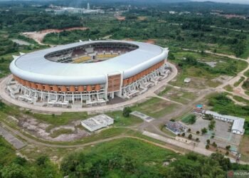 kericuhan suporter Banten International Stadium