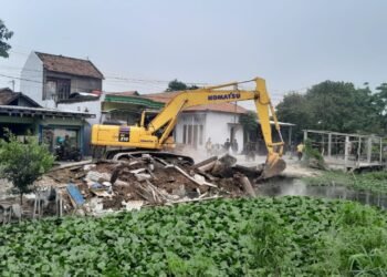 227 Bangunan di Bantaran Sungai Tuntang Demak Ditertibkan, 10 di Antaranya Bersertifikat